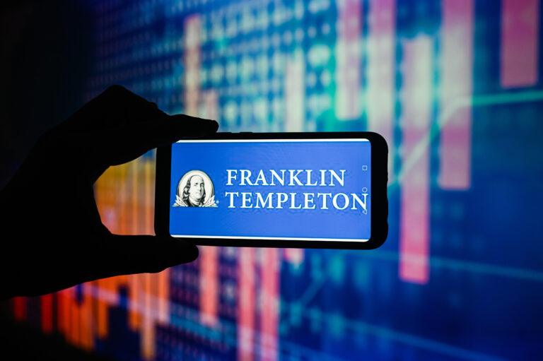 Logo Franklin Templeton na telefonie