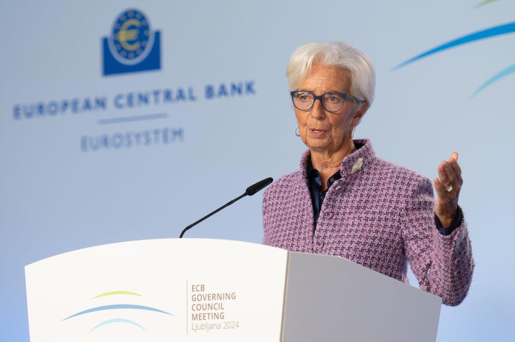 Christine Lagard, prezes EBC przemawia podczas konferencji prasowej