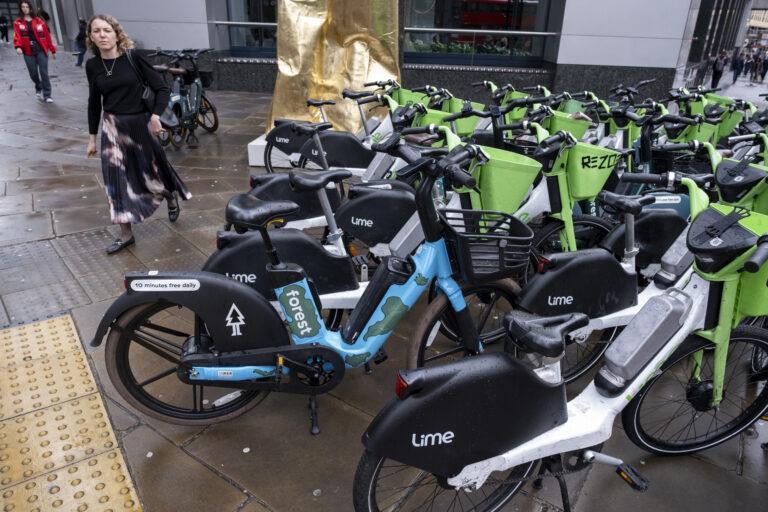 Rowery elektryczne na ulicach Londynu