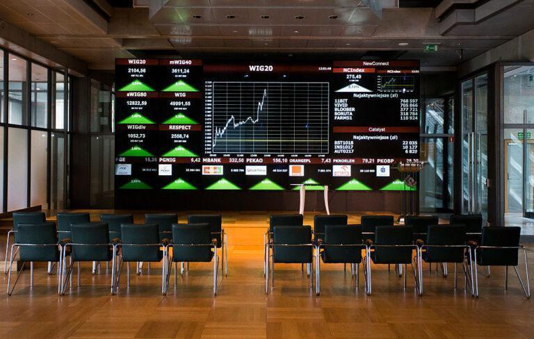 Zdjęcie przedstawia salę notowań GPW