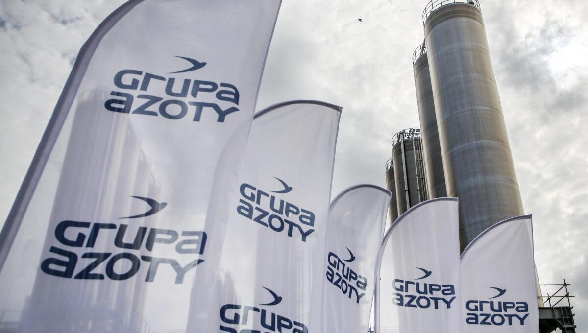 Flagi z logiem Grupy Azoty