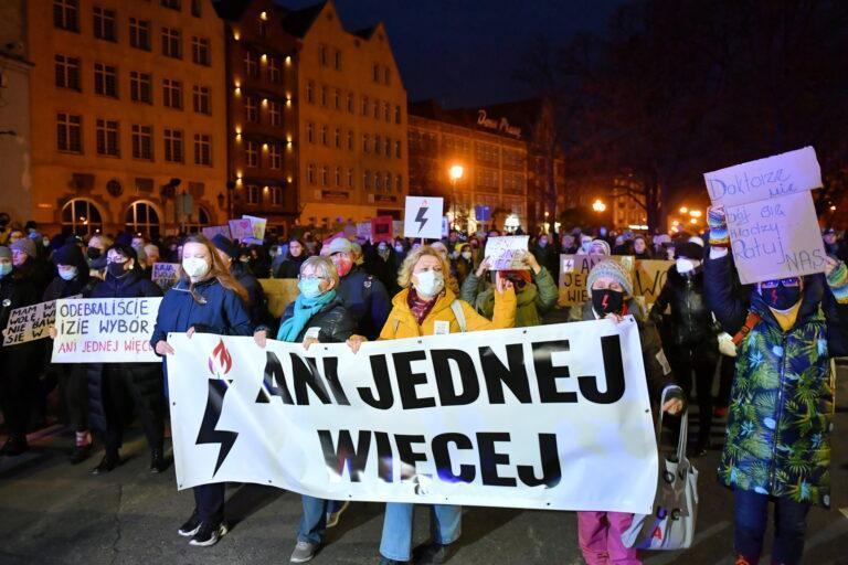 Protest przeciwko zaostrzeniu prawa aborcyjnego