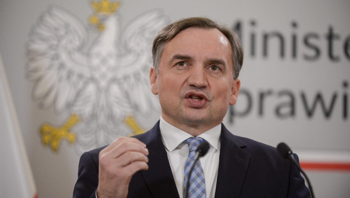 Zdjęcie przedstawia Zbigniewa Ziobrę