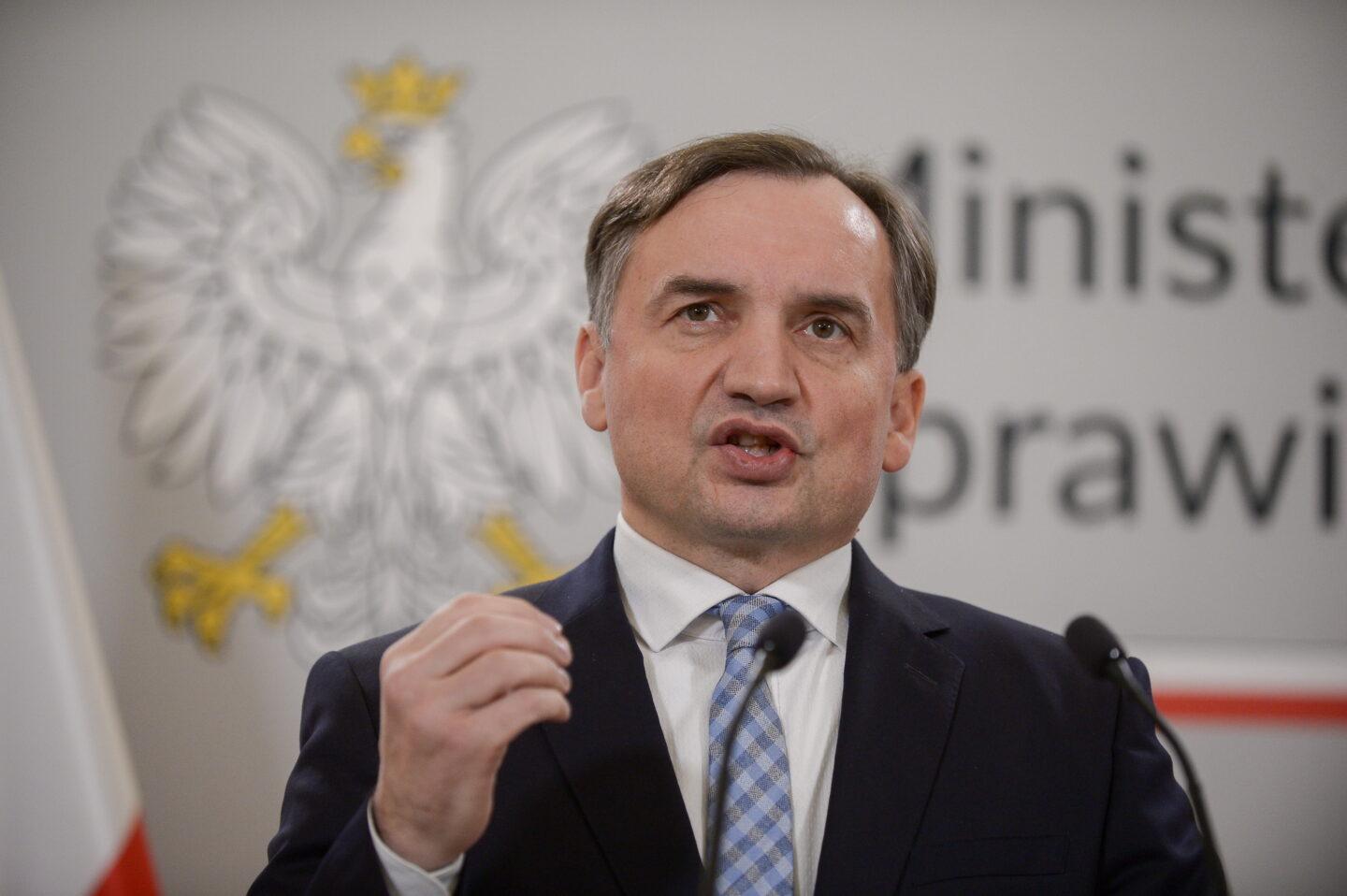 Zdjęcie przedstawia Zbigniewa Ziobrę