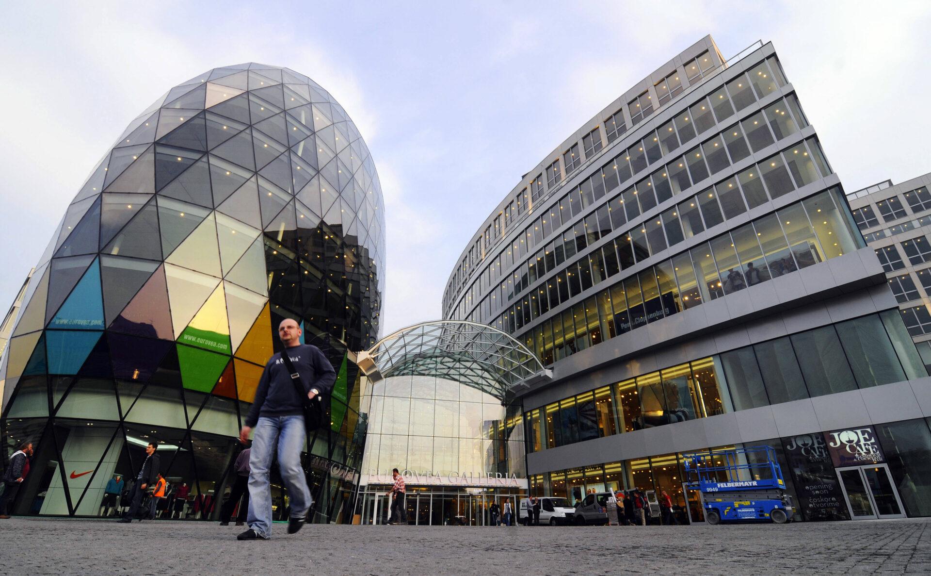 Centrum handlowo-usługowe Eurovea w centrum Bratysławy ma około 85 tys. m kw., czyli tyle, co Silesia City Center w Katowicach, szósta co do wielkości galeria handlowa w Polsce. 