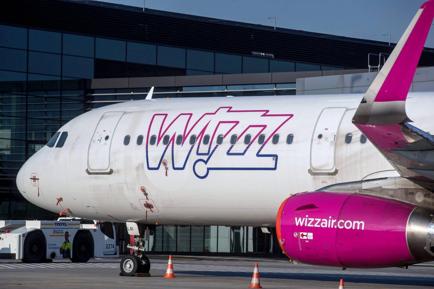 Samolot Wizz Air na lotnisku Balice, fot. PAP/Łukasz Gągulski