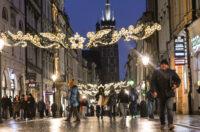 Na zdjęciu dekoracja świąteczna w centrum Krakowa, fot. Artur Widak/NurPhoto via Getty Images