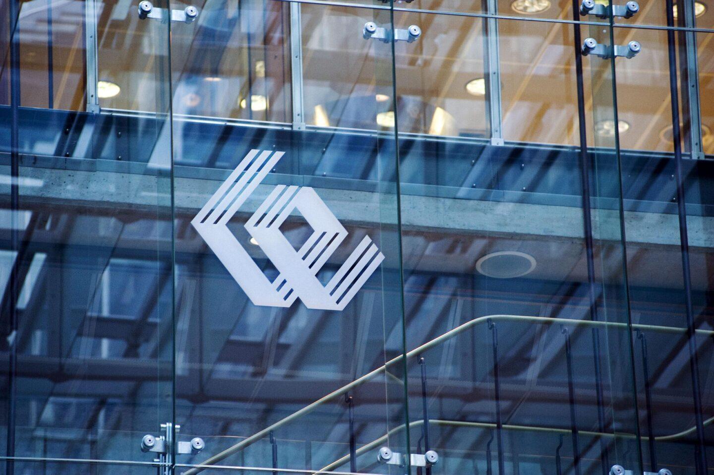 Zdjęcie przedstawia logo Giełdy Papierów Wartościowych w Warszawie