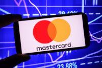 Zdjęcie przedstawia logo Mastercard