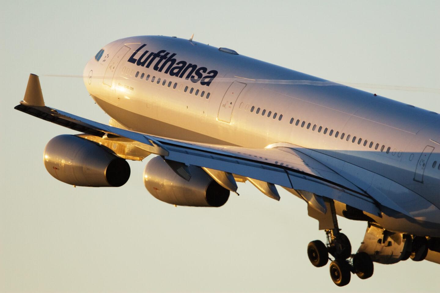 start samolotu linii Lufthansa