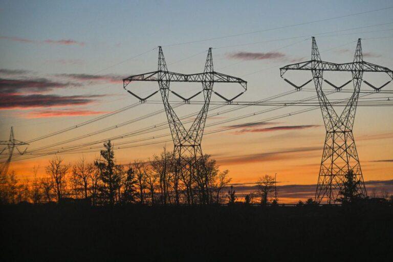 Zdjęcie przedstawia sieci elektroenergetyczne