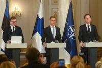 Na zdjęciu od prawej: sekretarz generalny NATO Mark Rutte, premier Estonii Kristen Michal, prezydent Finlandii Alexander Stubb