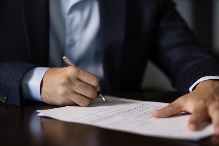 Best, Waterland i dwaj główni akcjonariusze pierwszej ze spółek podpisali umowę inwestycyjną, która pozwoli połączyć Best z Kredyt Inkaso (Fot. GettyImages).