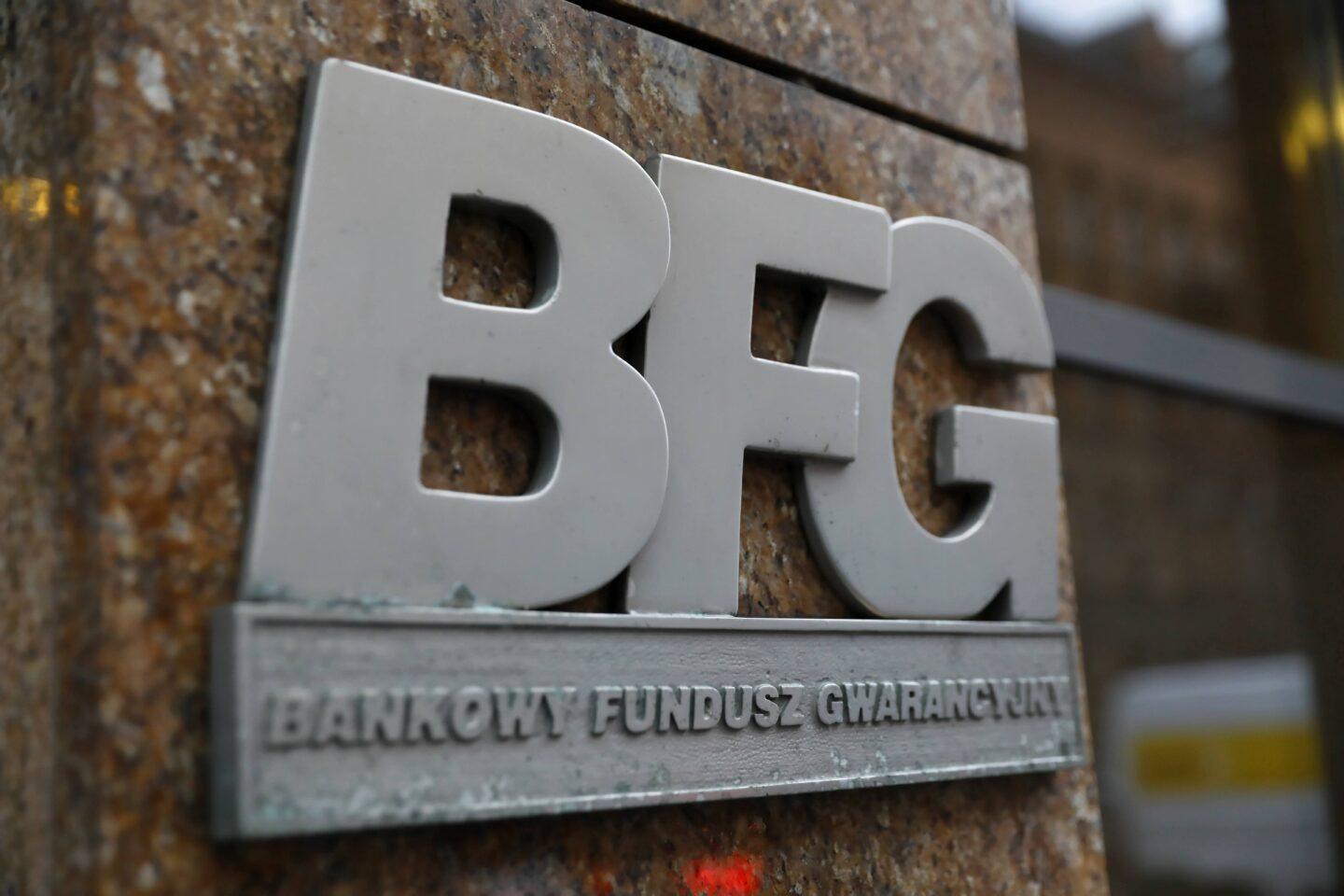 Tegoroczna zrzutka banków na BFG będzie najwyższa od 2020 r. Istnieją dwa główne powody tego wzrostu. (Fot. PAP/Rafał Guz)