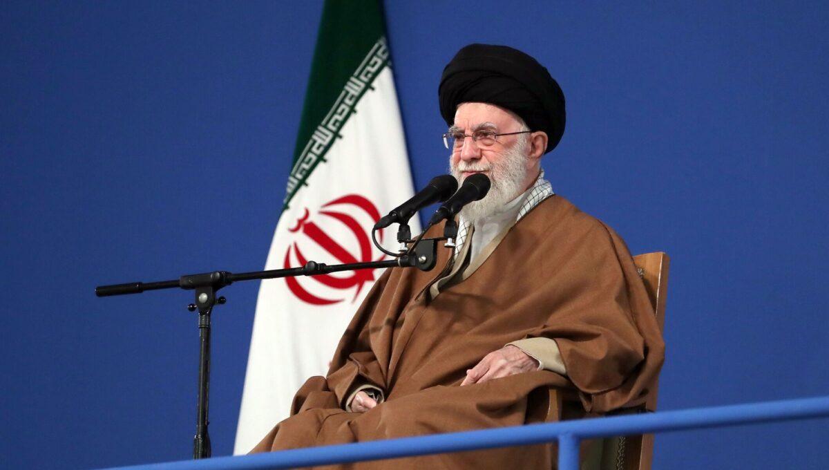 Na zdjęciu z marca 2025 r. irański najwyższy przywódca Ali Chamenei