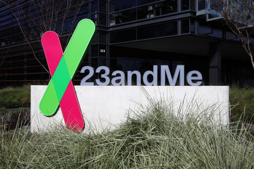 Zdjęcie przedstawia logo 23andMe