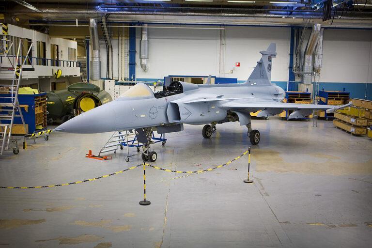 Na zdjęciu hangar produkcyjny myśliwców Gripen