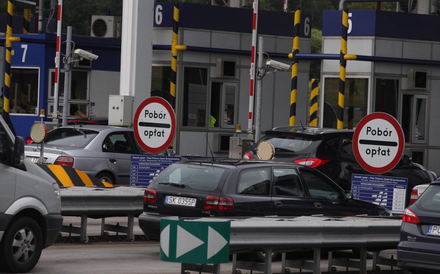 Zdjęcie przedstawia punkt poboru opłat na A4