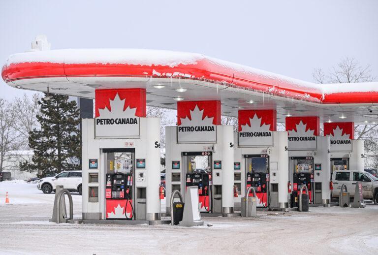 Na zdjęciu stacja benzynowa w kanadyjskim Edmonton