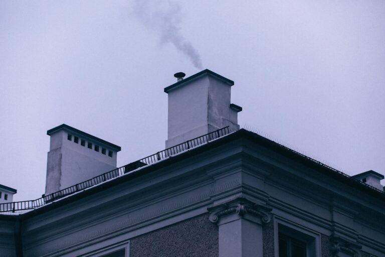 Na zdjęciu dym z komina