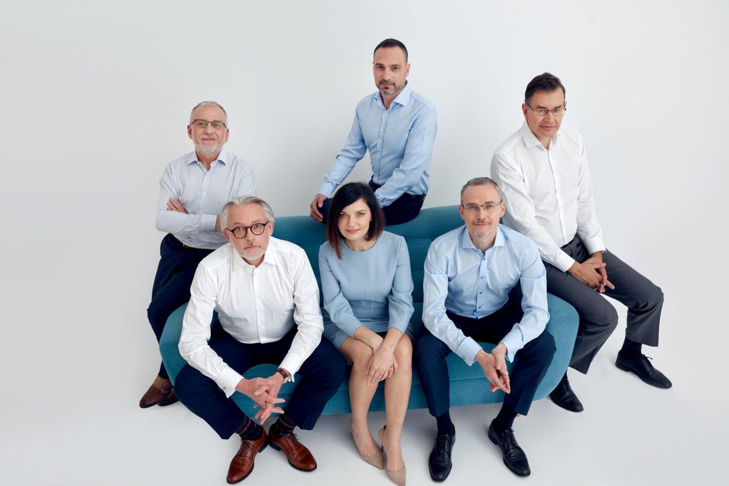 Partnerzy w funduszu Avallon MBO: Krzysztof Kuźbik, Piotr Miller, Agnieszka Pakulska, Marcin Konarski, Robert Więcławski, Tomasz Stamirowski