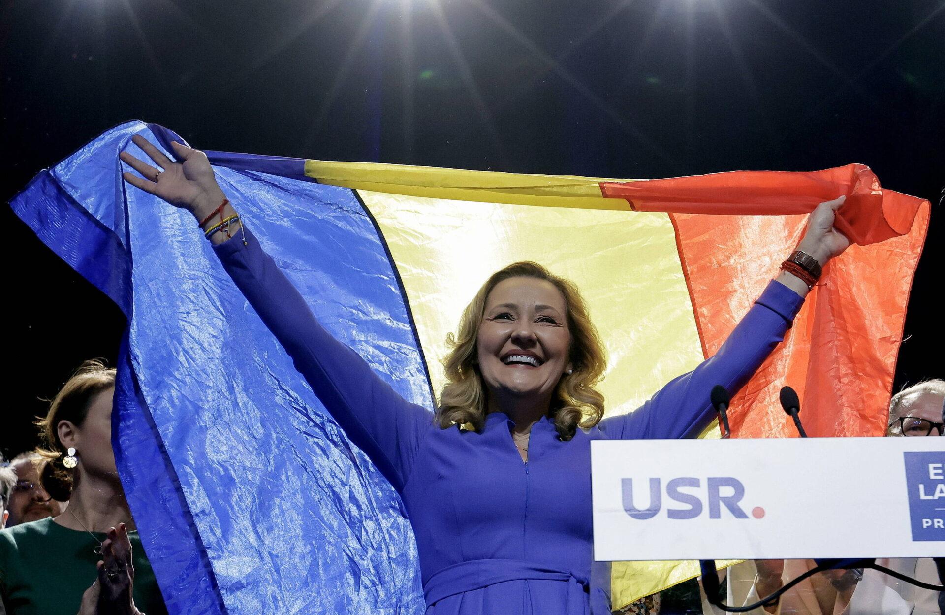 Elena Lasconi w listopadzie 2024 r. weszła doi drugiej tury unieważnionych potem wyborów na prezydenta Rumunii. W majowych jej szanse na podobny sukces są mikroskopijne. (fot. ROBERT GHEMENT)