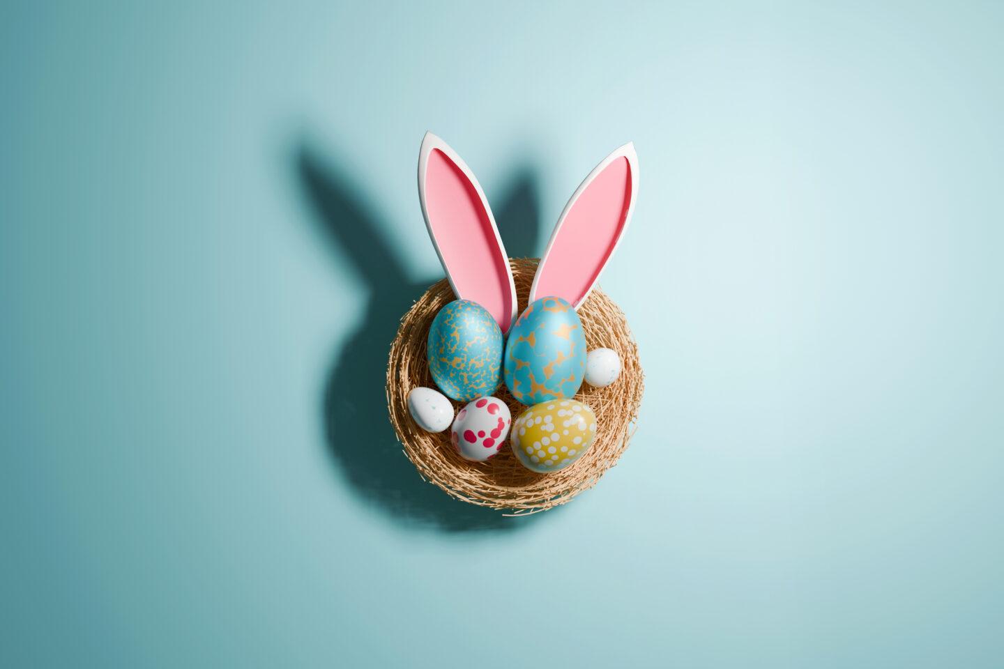 Jaja, które są jednoznacznie kojarzone z tradycją wielkanocną w tym roku mogą być o 15-17 proc. droższe niż w ubiegłym roku, głównie z powodu ich niższej podaży. /Fot. gettyimages