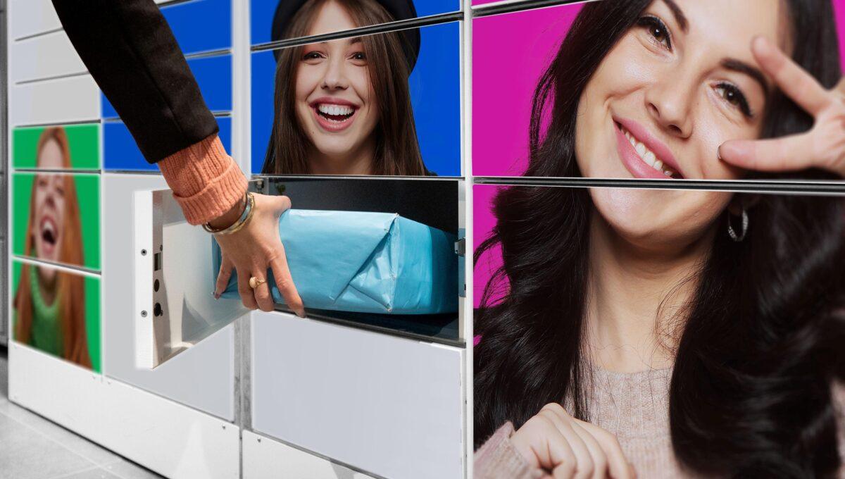 Dziewczyna wkładająca paczkę do paczkomatu