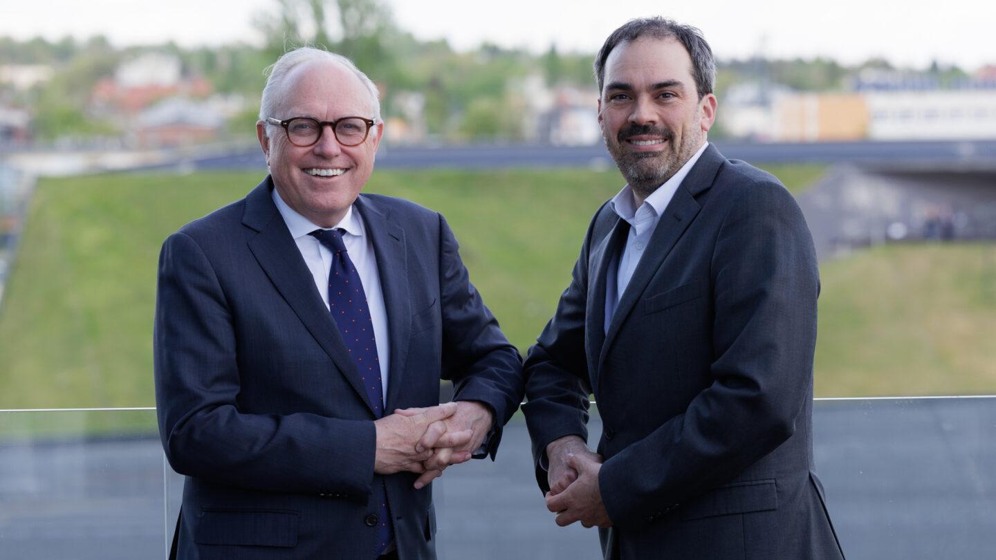 Prezes Play Ken Campbell i prezes Scaleway Damien Lucas