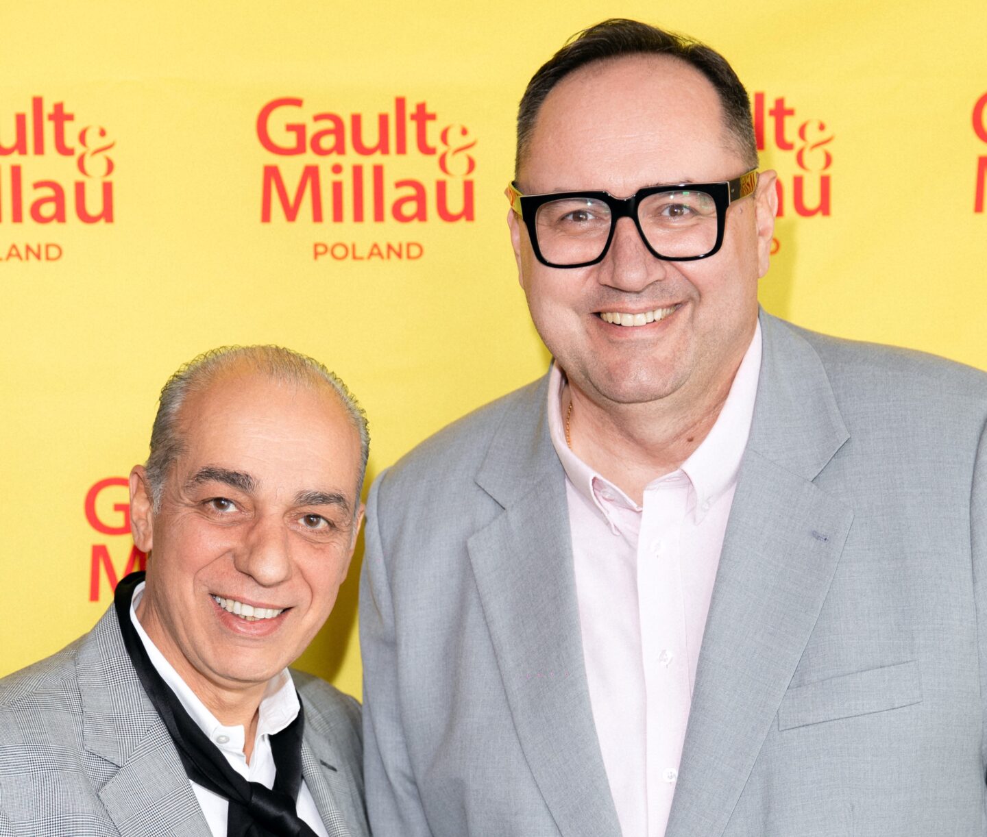 Patrick Hayoun, CEO Gault & Millau International i Jacek Krawczyk, szef Gault & Millau w Polsce, dyrektor generalny Smarten Group, prezes Bocuse d’Or Poland, wspólnie poinformowali o powrocie żółtego kulinarnego przewodnika do Polski. Ich zdaniem to ogromna szansa na promocję polskiej gastronomii./fot. materiały prasowe