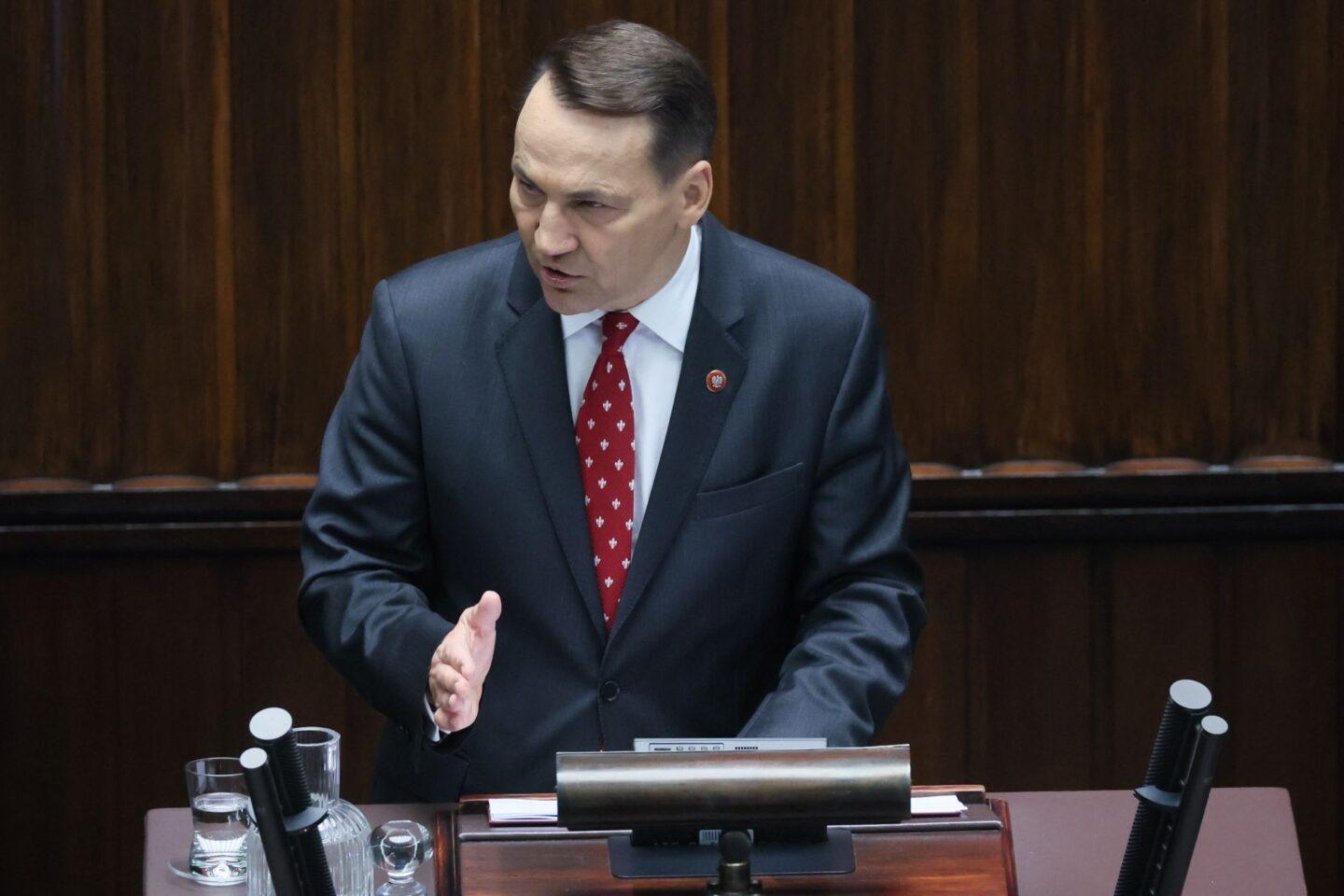 Na zdjęciu minister spraw zagranicznych Radosław Sikorski podczas expose w Sejmie