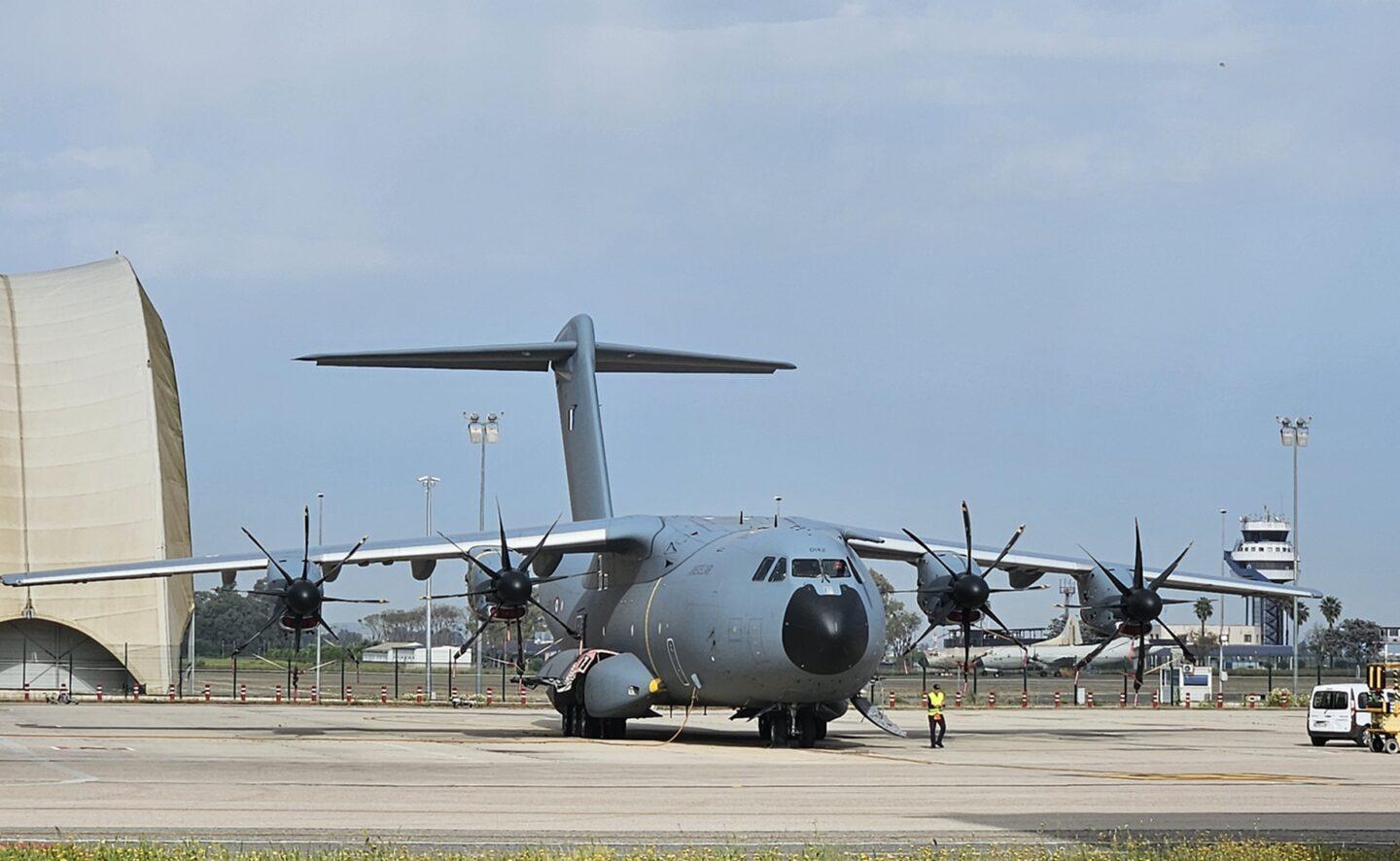 Ciężki transportowiec Airbus A400 M na lotnisku w Sewilli (Fot. Łukasz Maziewski)