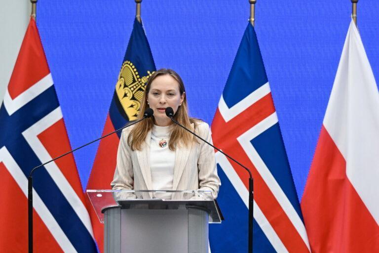 Ministra funduszy i polityki regionalnej Katarzyna Pełczyńska-Nałęcz podczas uroczystego podpisania międzyrządowych umów między Polską a Norwegią, Islandią i Liechtensteinem