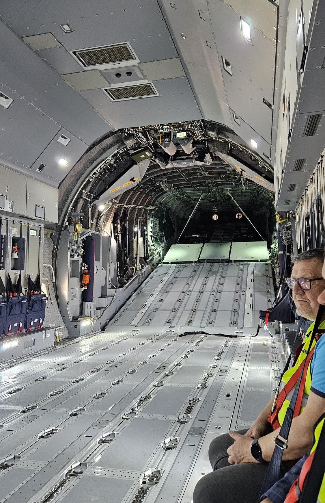 Wnętrze ładowni A400M (Fot. Łukasz Maziewski)