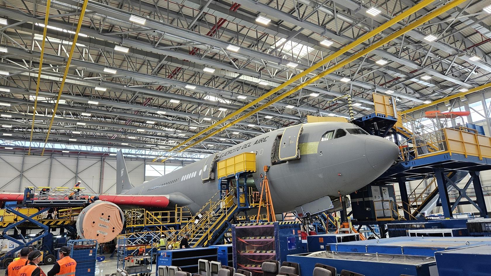 A330 MRTT na FAL (final assembly line) w zakładach Airbusa w Getafe (fot. Autor)