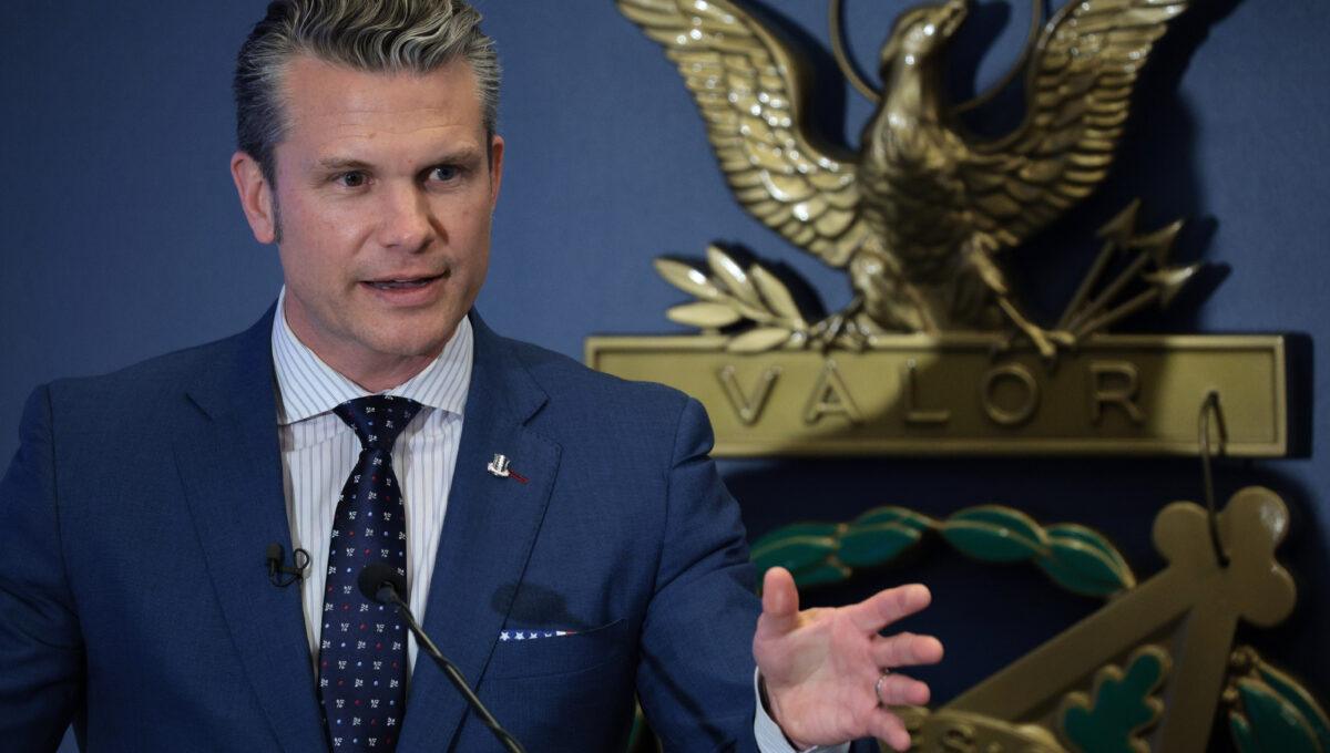 Sekretarz obrony Pete Hegseth