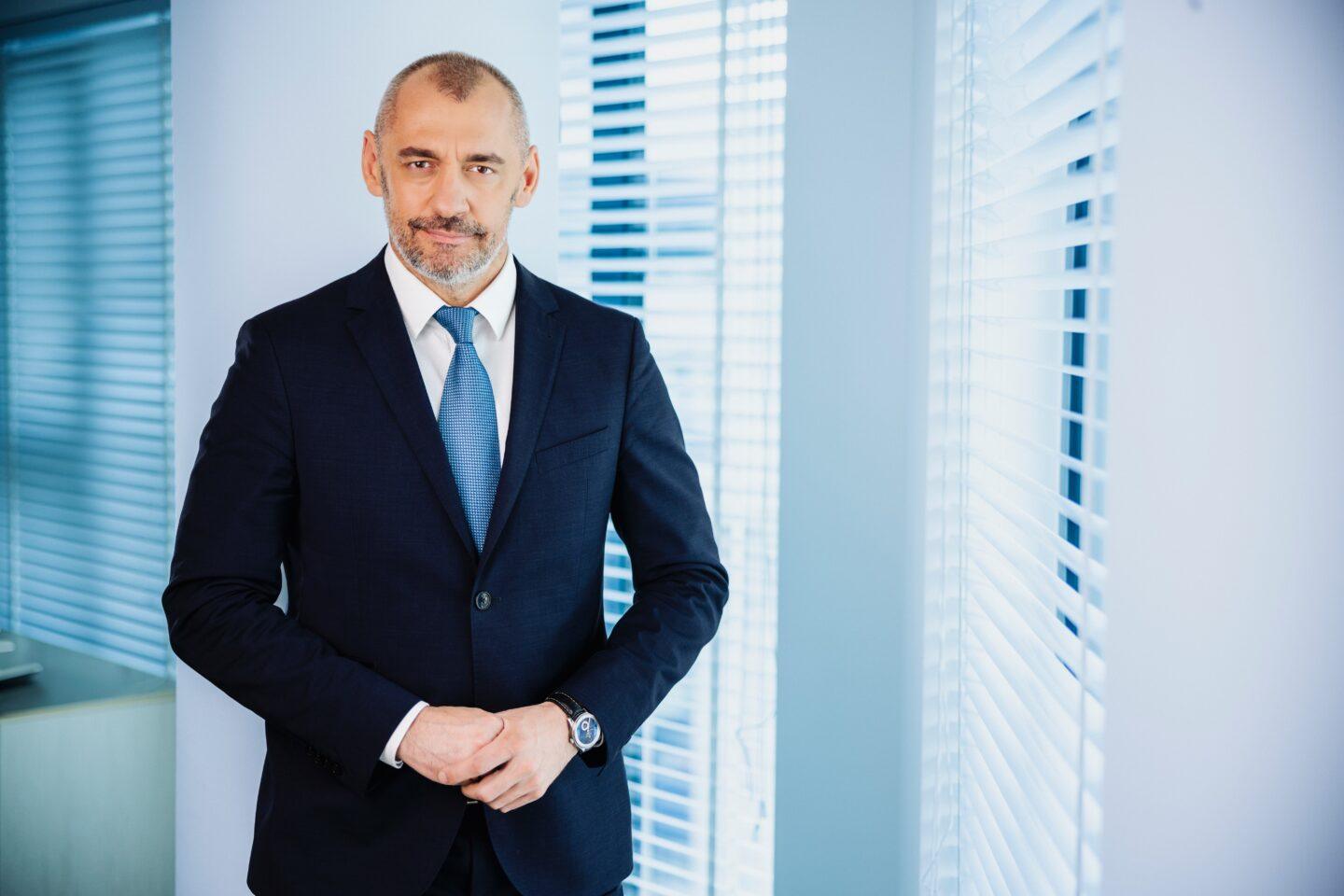 Bartosz Kublik, prezes BOŚ, przyznaje, że bank musi musi szukać straconego czasu. Uważa, że w nadrabianiu zaległości pomoże m.in. wchodzenie w konsorcja z bankami spółdzielczymi. Fot. Łukasz Kamiński