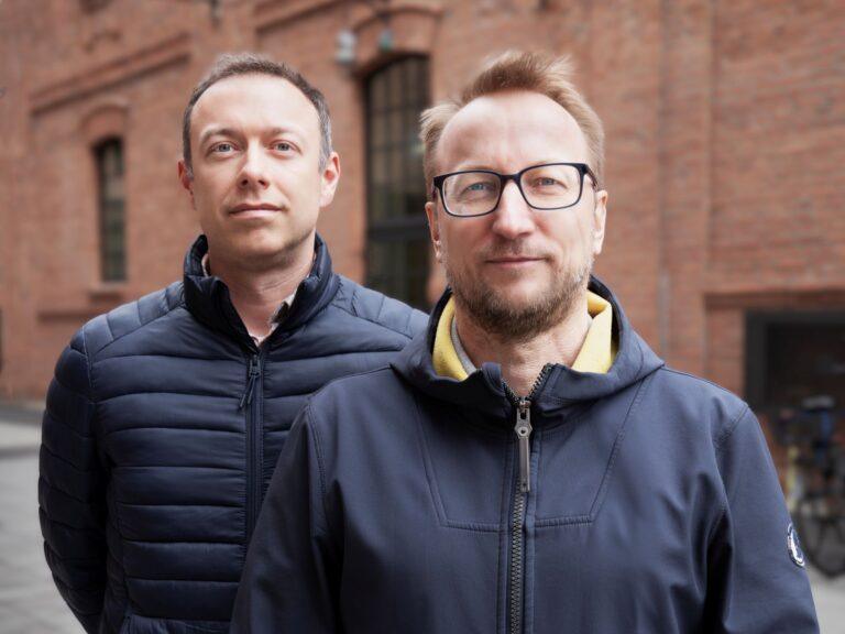 Miłosz Ryniecki, Jacek Perkowski (po prawej), założyciele szkoły językowej online Fluentbe.