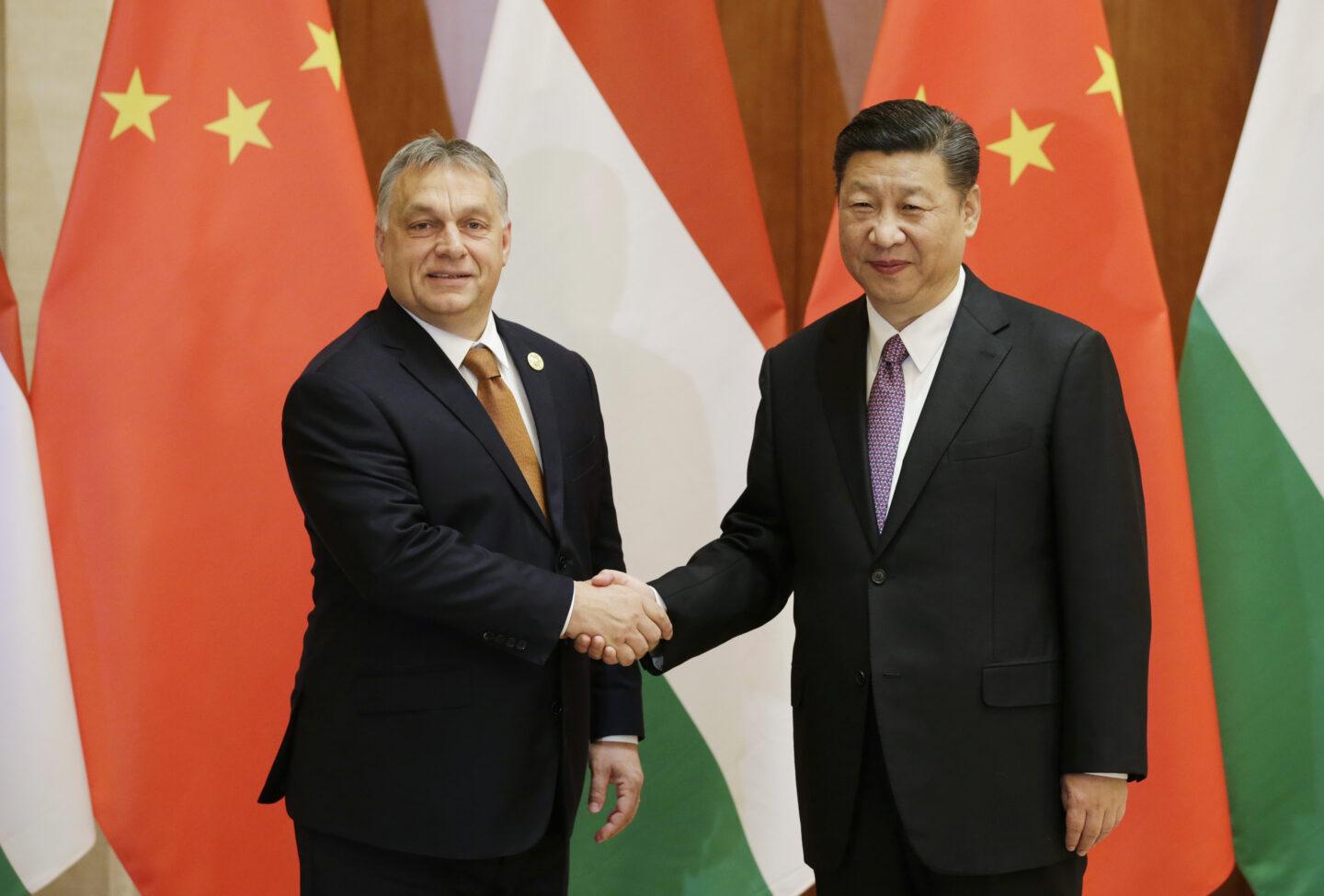 Xi Jinping i Victor Orban w maju 2017 r. podczas Forum Pasa i Szlaku w Pekinie