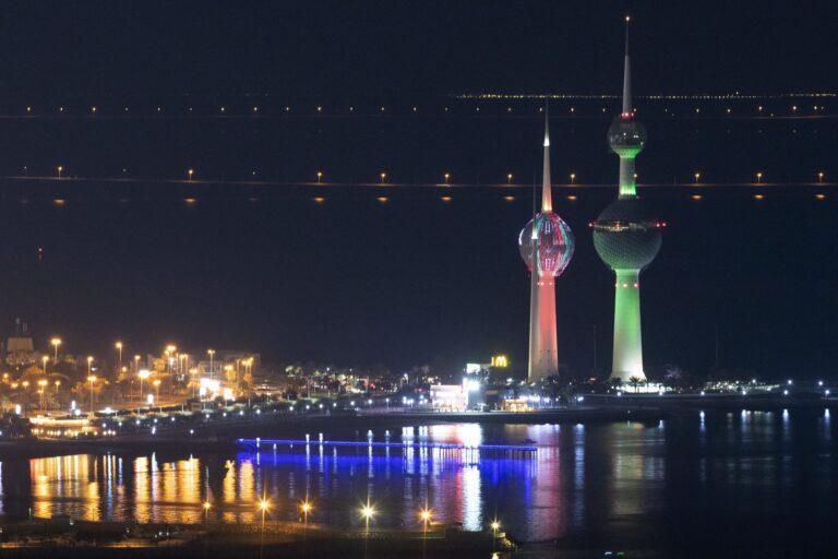 Zdjęcie przedstawia budynki w Kuwejcie