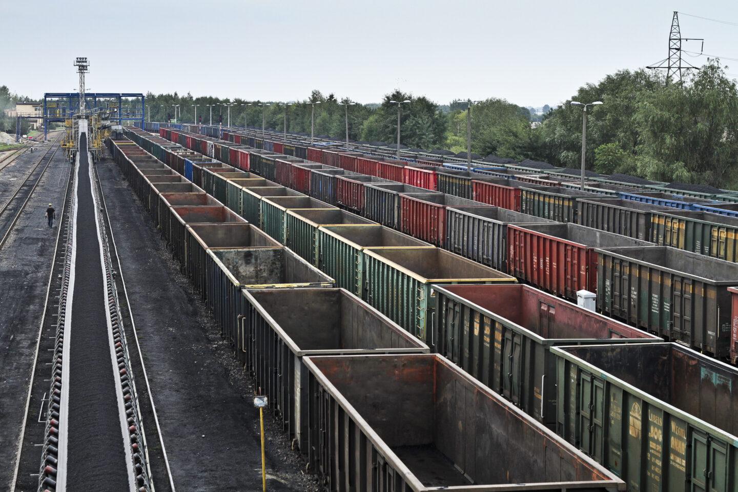 Wagony z węglem przy kopalni Bogdanka