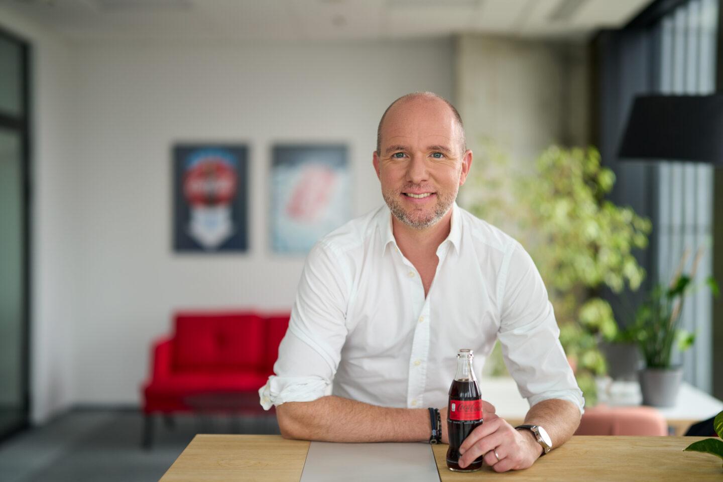 - W 2023, jako system Coca-Cola, zainwestowaliśmy 42 mln euro w rozwój naszego biznesu w Polsce, m.in. w sprzęt produkcyjny, opakowania zwrotne i systemy informatyczne — a nie jest to nasze ostatnie słowo - mówi Thomas Oth, dyrektor generalny Coca-Cola Services Polska i Kraje Bałtyckie.