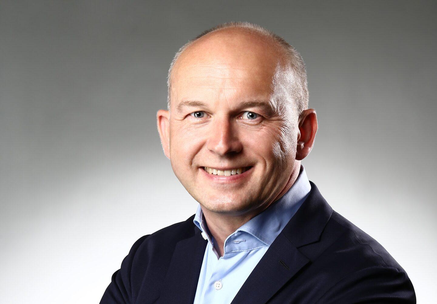 - Mamy bardzo ambitny plan optymalizacji kosztowej, który w 2024 r. przyniósł 250 mln zł oszczędności. Na ten rok mamy podobne plany - mówi Tomasz Waligórski, prezes Carrefour Polska./ fot. materiały prasowe