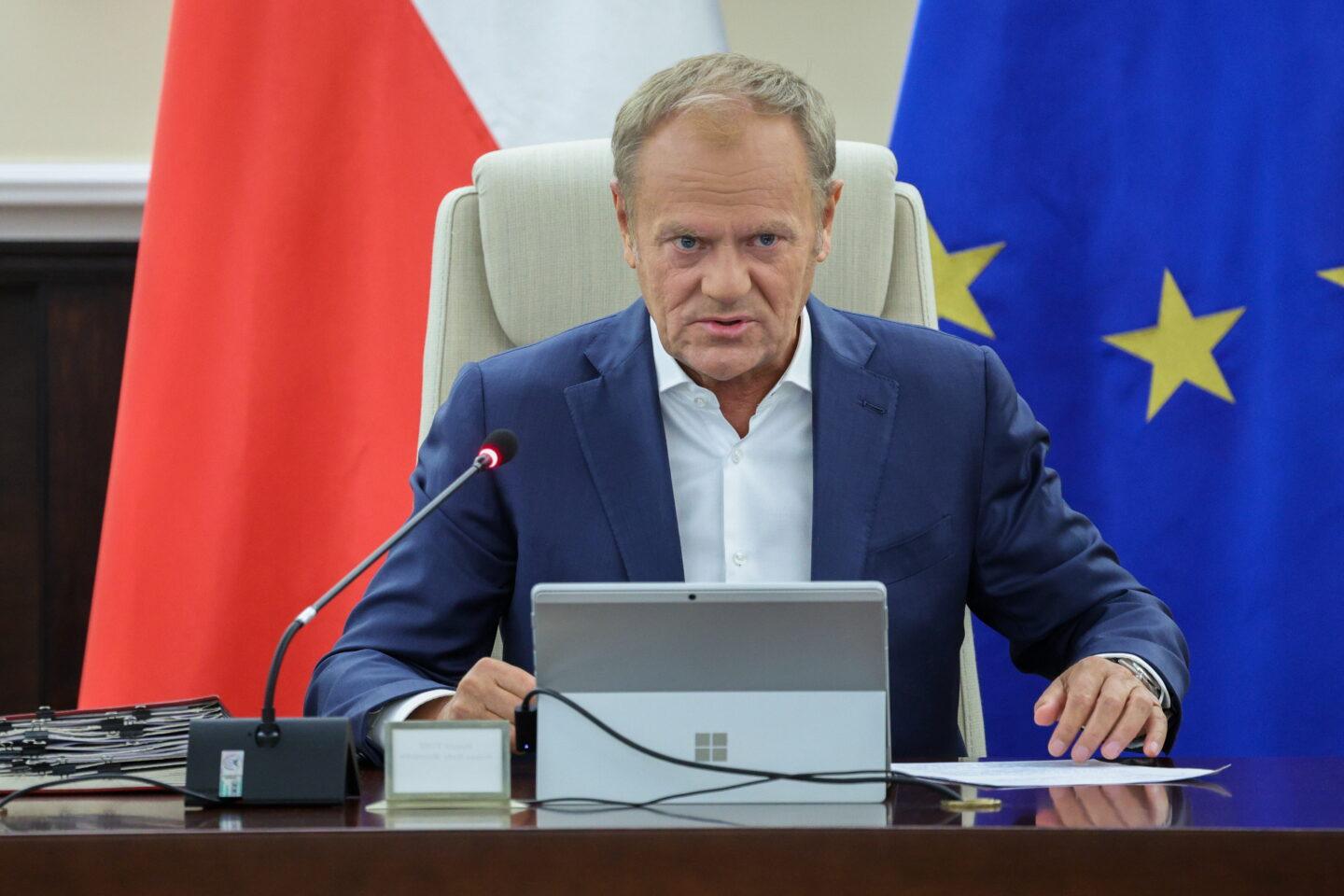Premier Donald Tusk podczas posiedzenia rządu w siedzibie KPRM w Warszawie, 13 maja 2025 r.