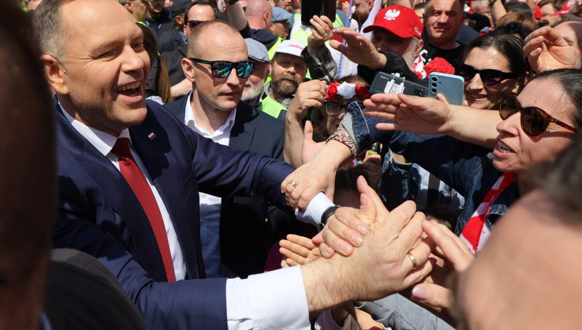 ABW daje, czasem zabiera. Czym są poświadczenia bezpieczeństwa?