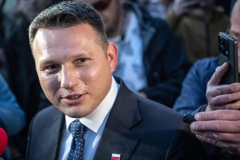Na zdjęciu z 24 maja 2025 r. lider Konfederacji Sławomir Mentzen