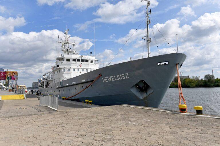 ORP Heweliusz, cumujący przy szczeciński Wałach Chrobrego