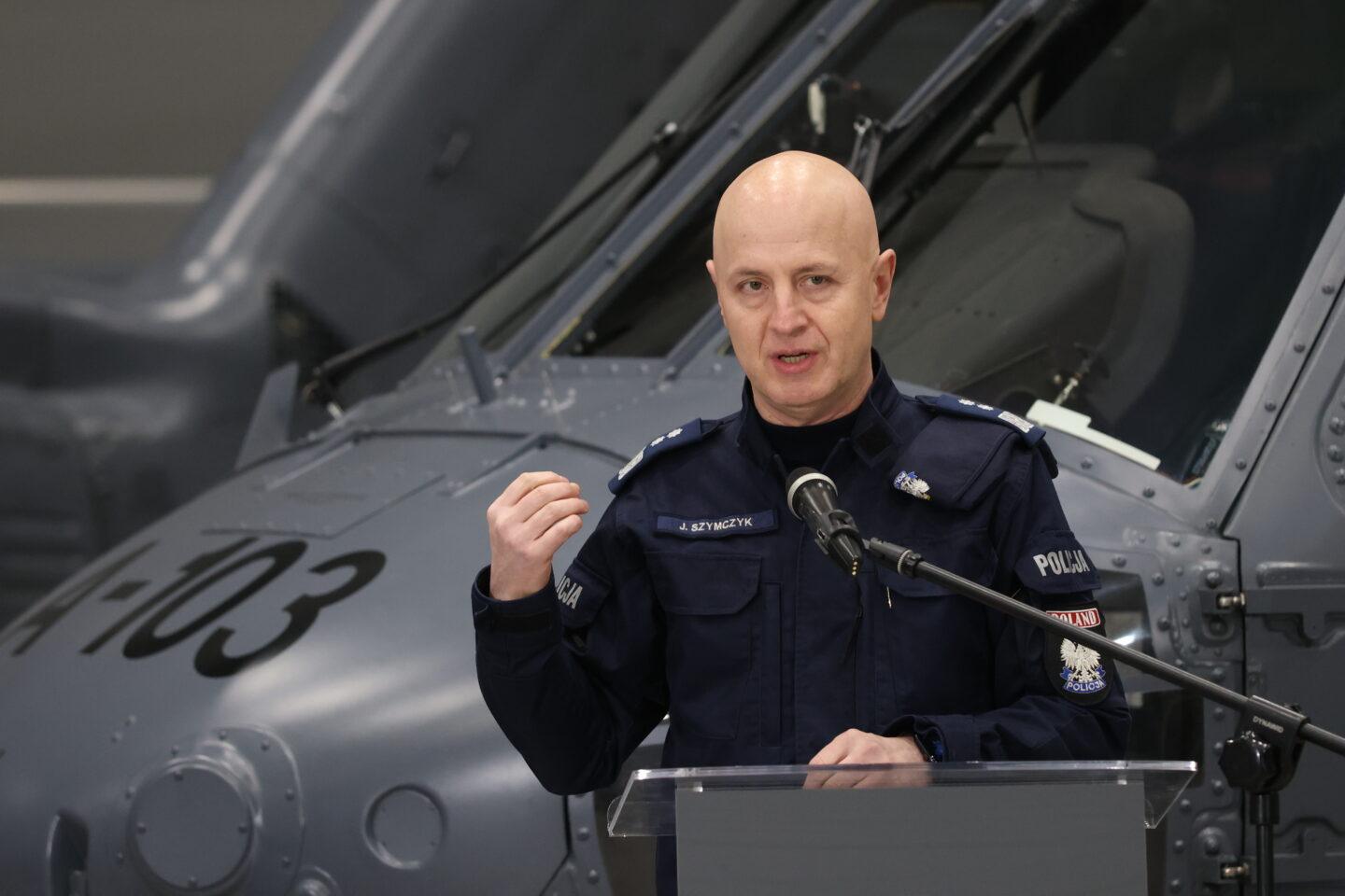 Lot ku ziemi. Policyjne lotnictwo trzeszczy w szwach