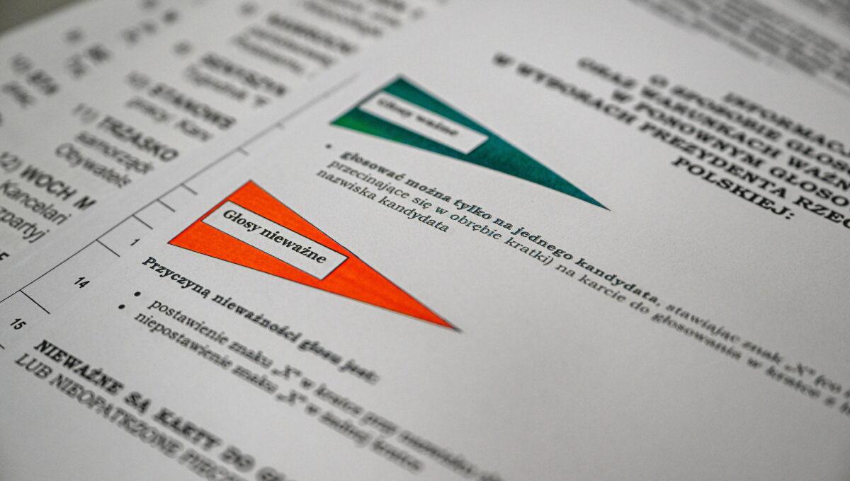 Przemyśl, 15.05.2025. Materiały wyborcze dla członków obwodowych komisji wyborczych w Przemyślu