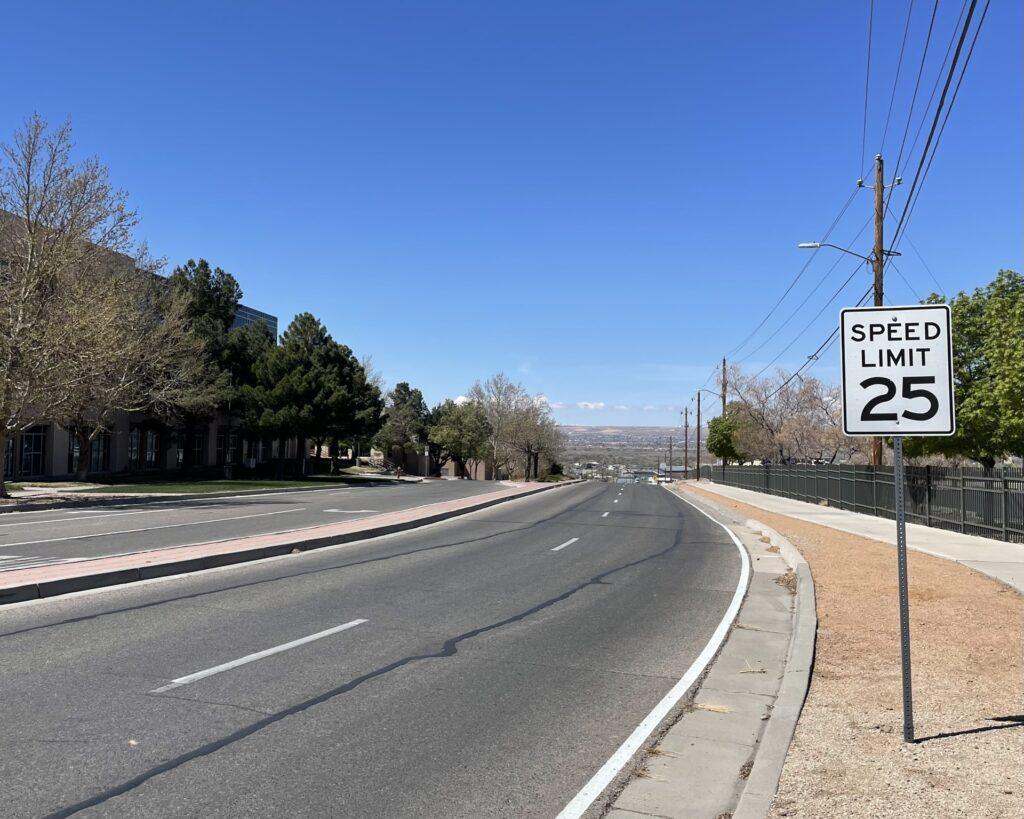 Zdjęcie pustej ulicy